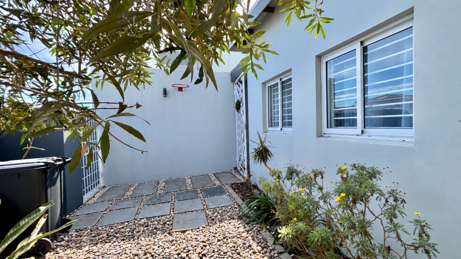 3 Bedroom Property for Sale in Sandown Western Cape